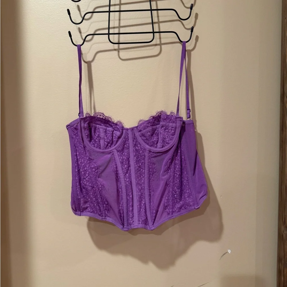 Urban Outfitters Lavender Lace Corset Crop Top - Picture 4 of 6